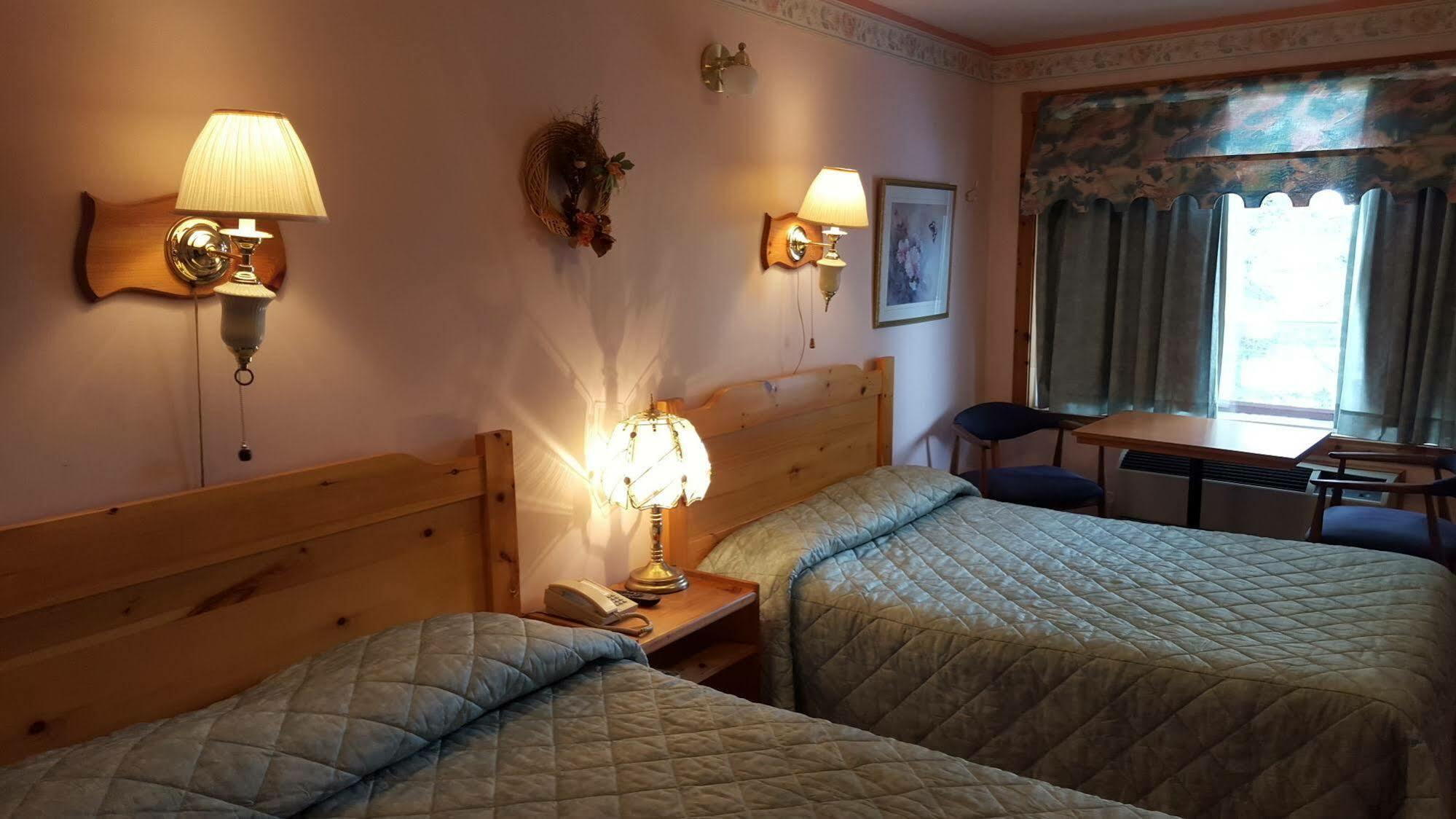 Motel Cote Rivière-du-Loup Esterno foto